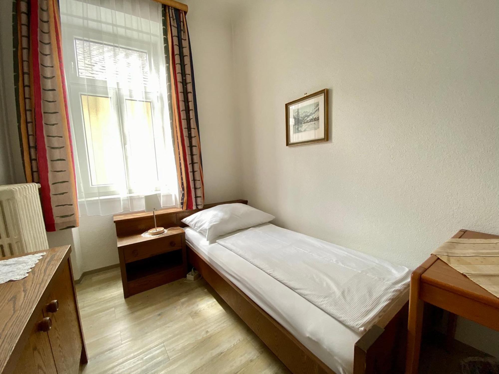 Café Pension Pöchhacker Gresten Habitación foto